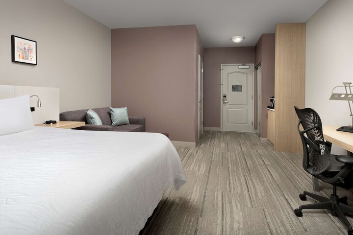 Room 32 of 43