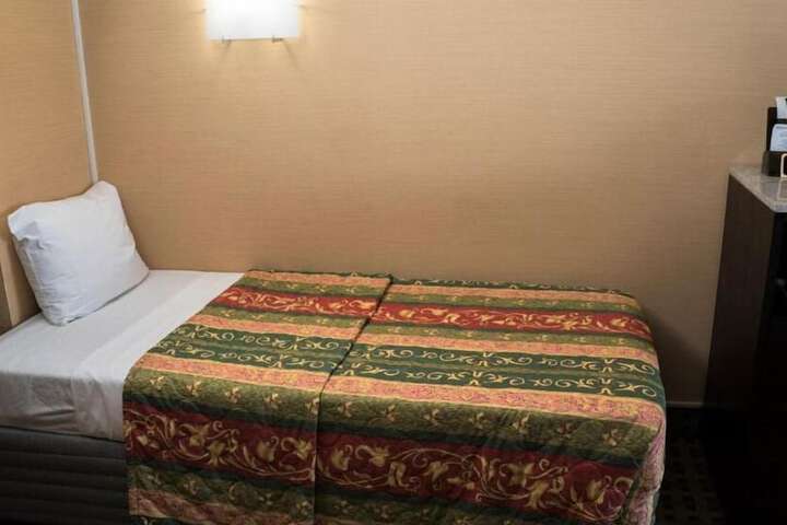 Room 20 of 40