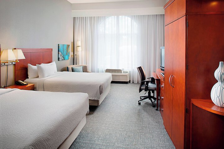 Room 10 of 30