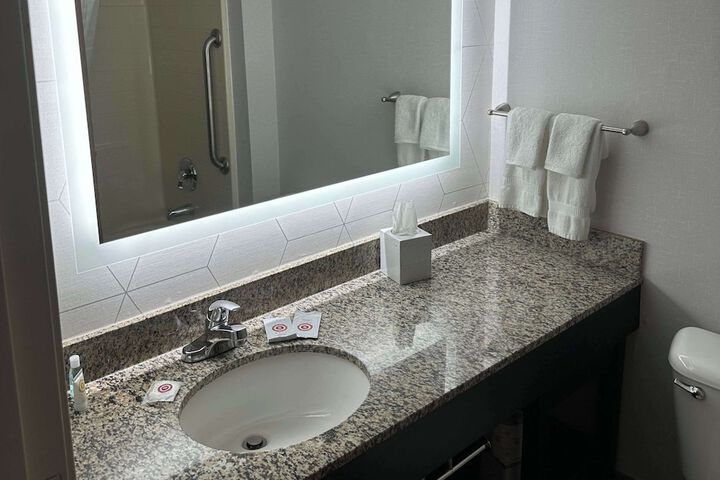 Comfort Suites Clackamas