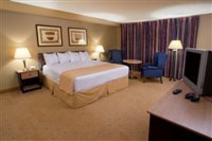 WYNDHAM GARDEN NIAGARA FALLS FALLSVIEW (