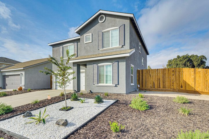 Chowchilla Home w / Private Patio!