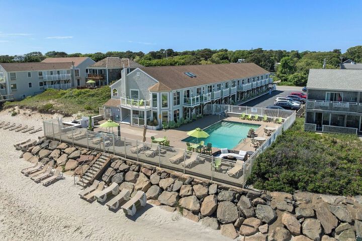 The Corsair & Cross Rip Oceanfront Resort