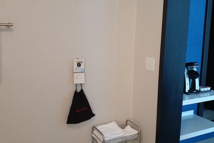 Room 17 of 48