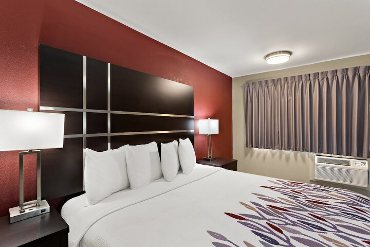 Room 15 of 36