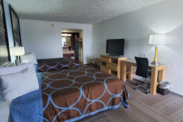 Room 14 of 21