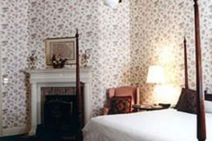 1842 Inn