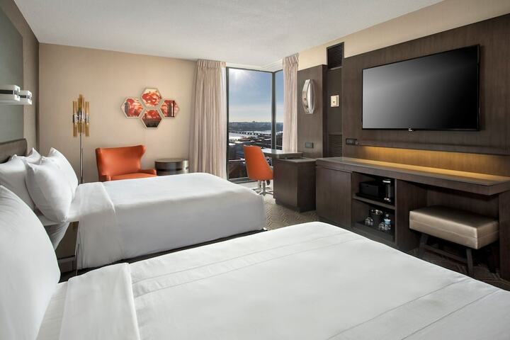 Room 30 of 76