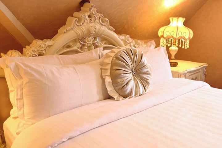 Room 145 of 252