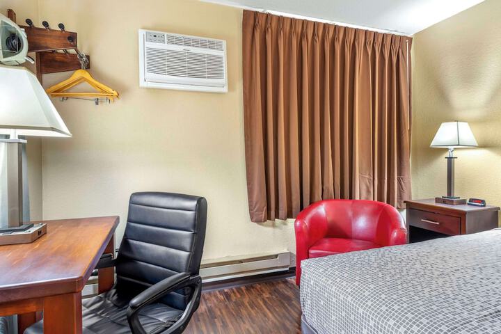 Room 40 of 46