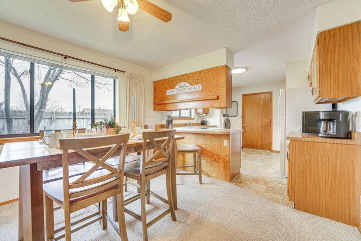 Downtown Delta Condo 34 Mi to Black Canyon!