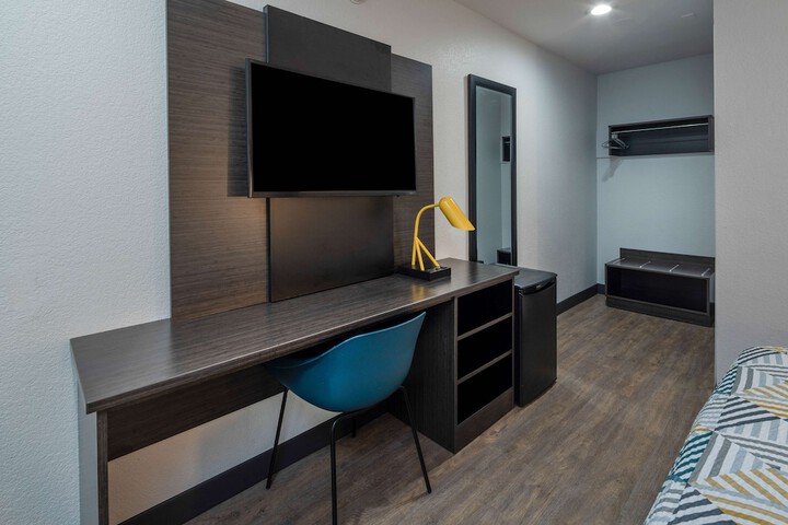 Room 15 of 30