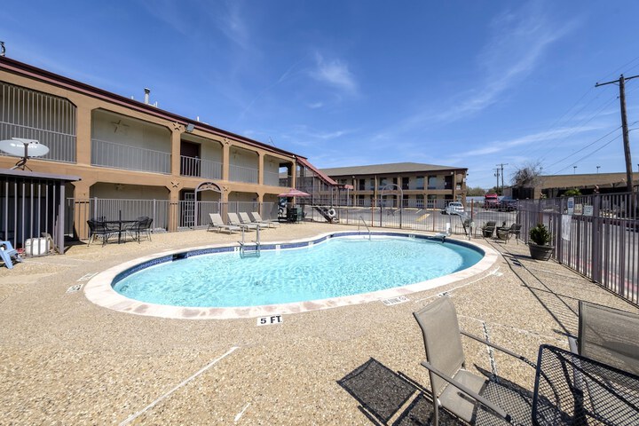 Pool 6 of 49