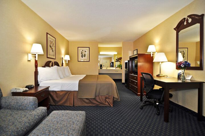 Room 32 of 44