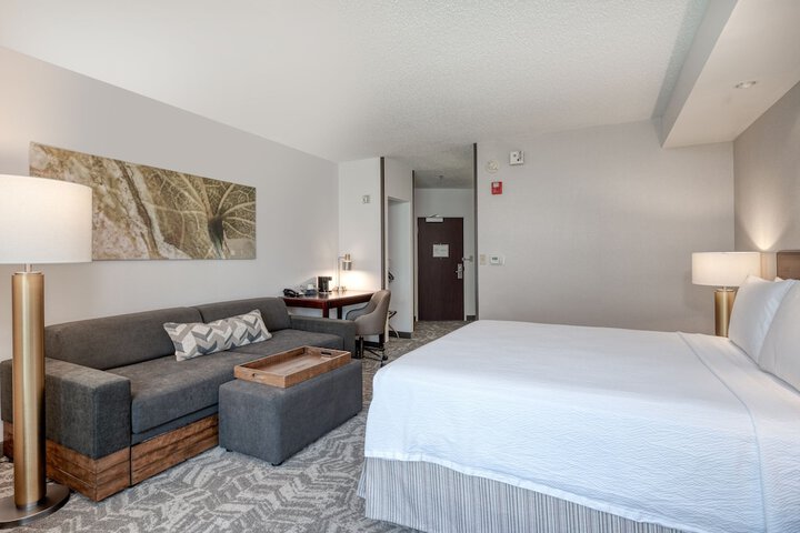 Room 18 of 36