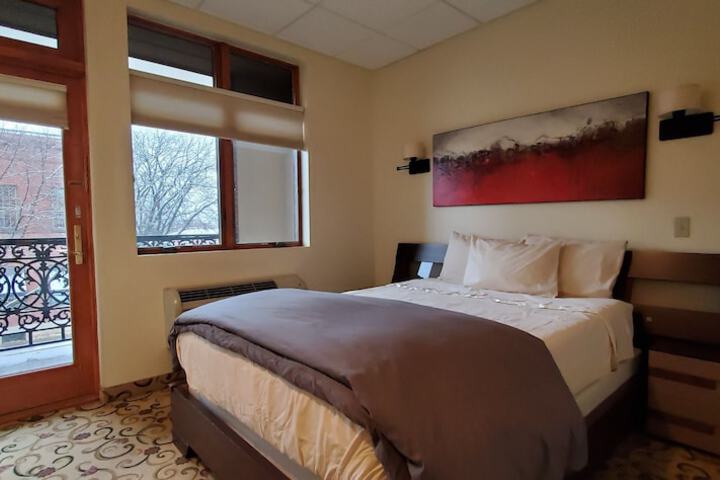 Lowell Inn