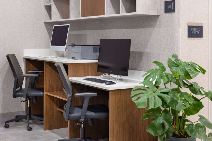 Business Center 37 of 37