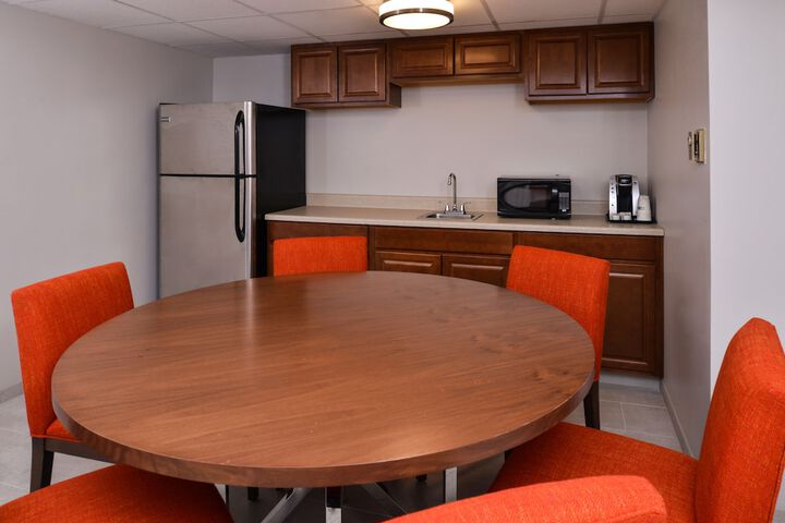 Room 32 of 51