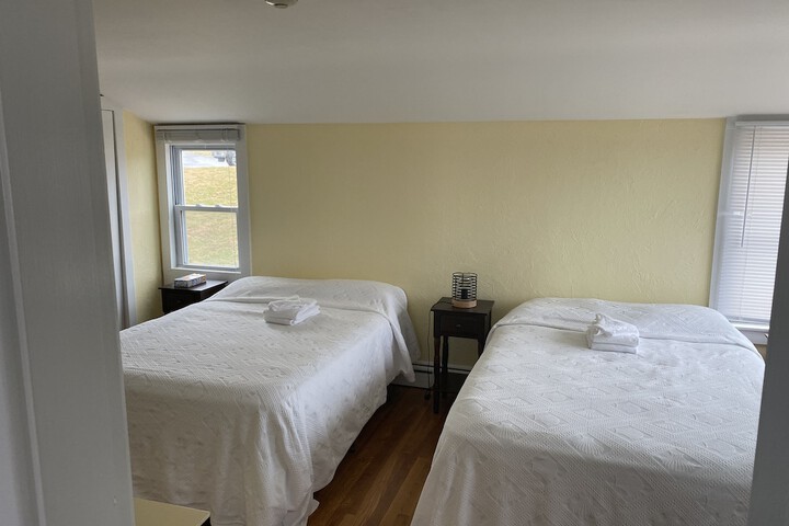 Room 17 of 32