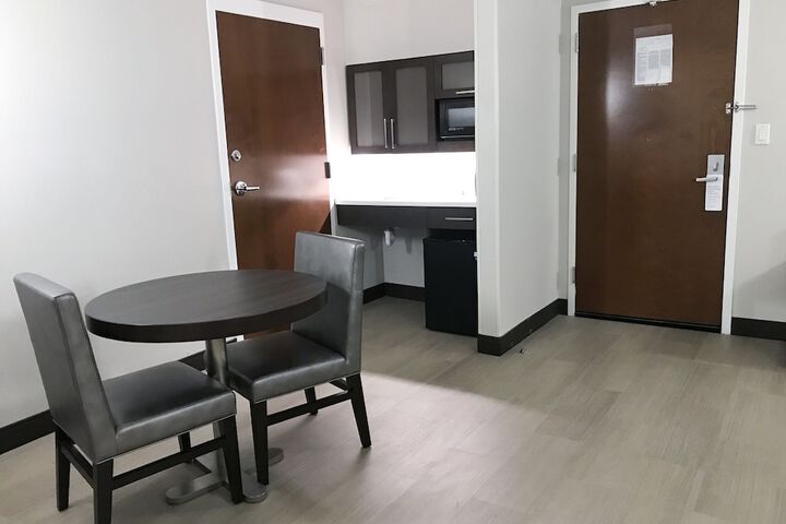 Ramada by Wyndham Suites Orlando Airport