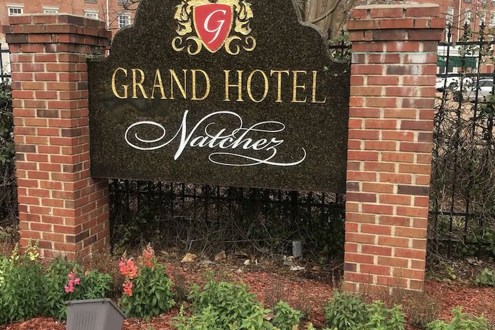 Natchez Grand Hotel & Suites on the River