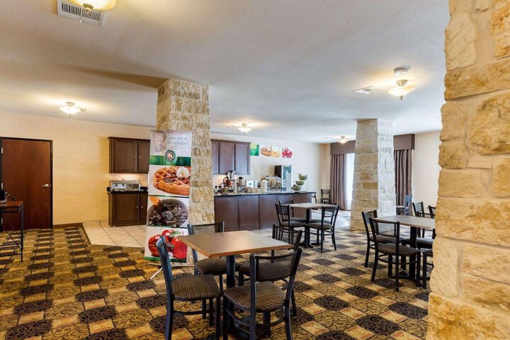 Quality Suites Huntsville Near University