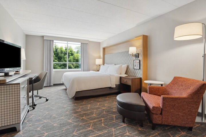 Room 33 of 40