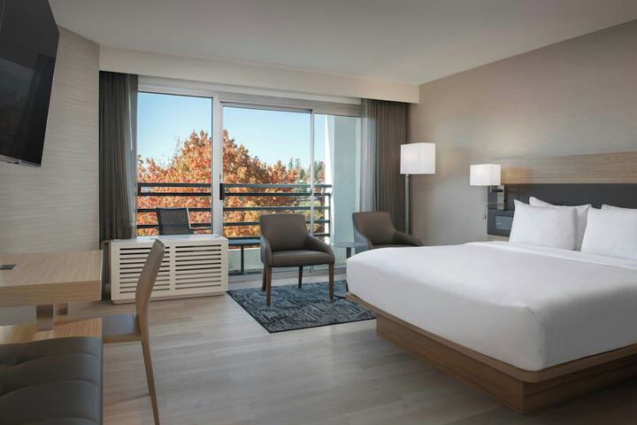 AC Hotel by Marriott Portland Lake Oswego