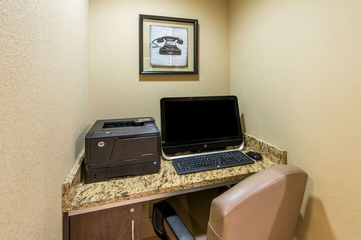 Business Center 17 of 17