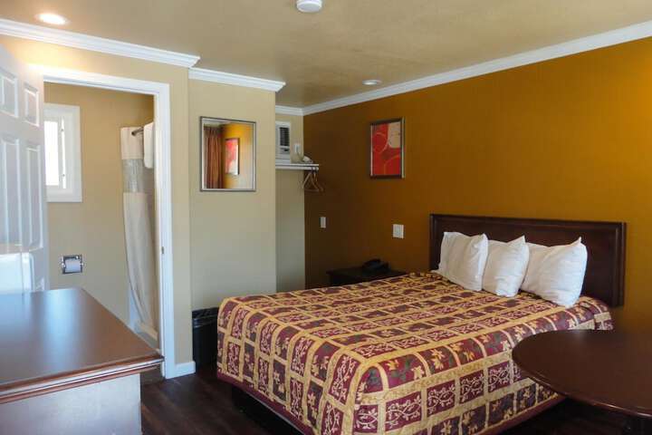 Room 35 of 43