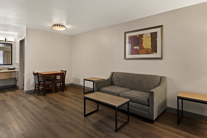 Room 31 of 48
