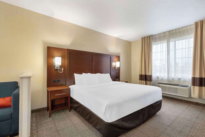 Comfort Suites Cedar Falls Industrial Park