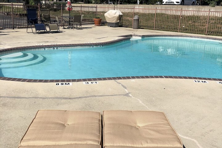 Windcrest Inn and Suites