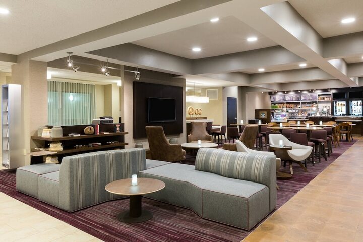 Hotel Interior 7 of 28