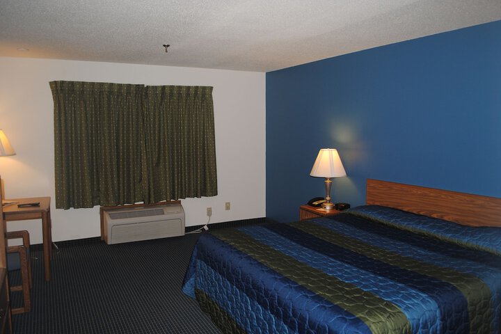 Room 10 of 18