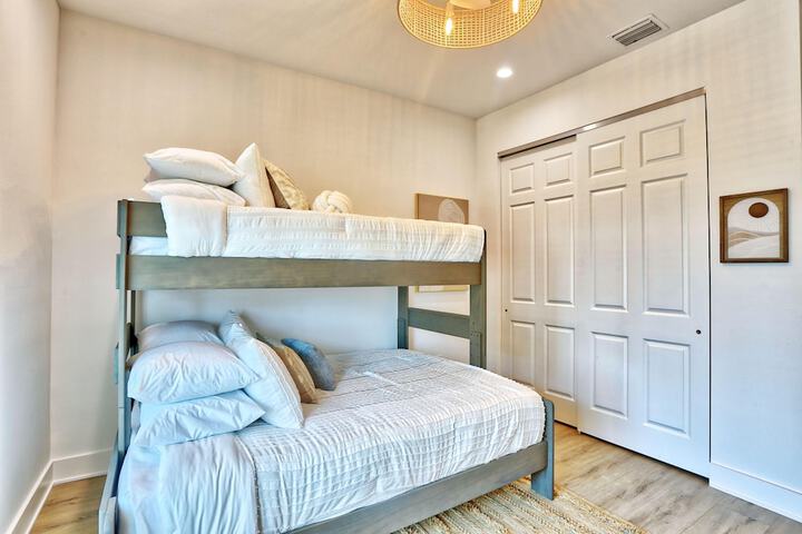 Azul Townhomes C1 - Sol Retreat