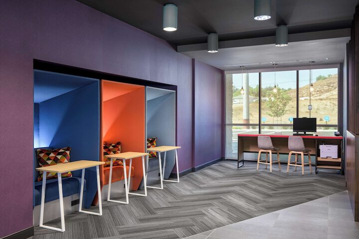Business Center 48 of 48