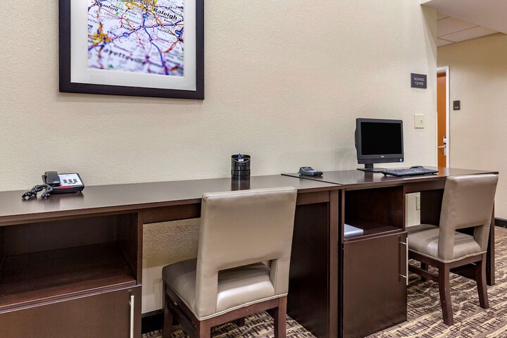 Business Center 31 of 31
