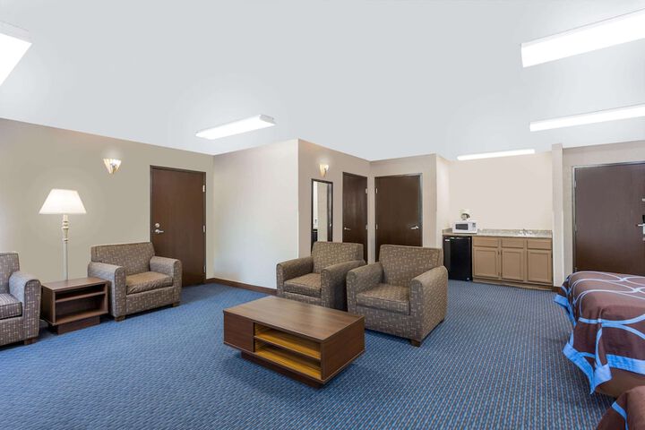 Room 4 of 15