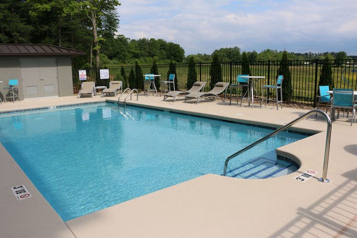 Pool 12 of 33