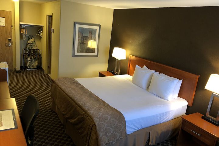Best Western Strathmore Inn