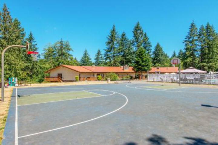 Chehalis Camping Resort Bunkhouse Cabin 6