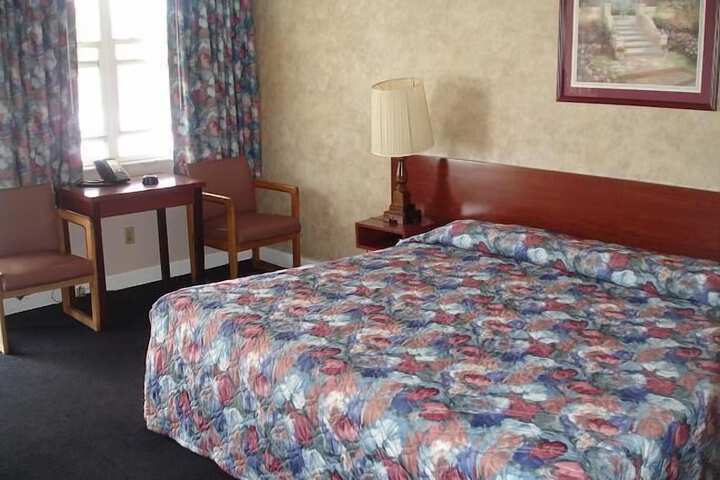 Room 9 of 15