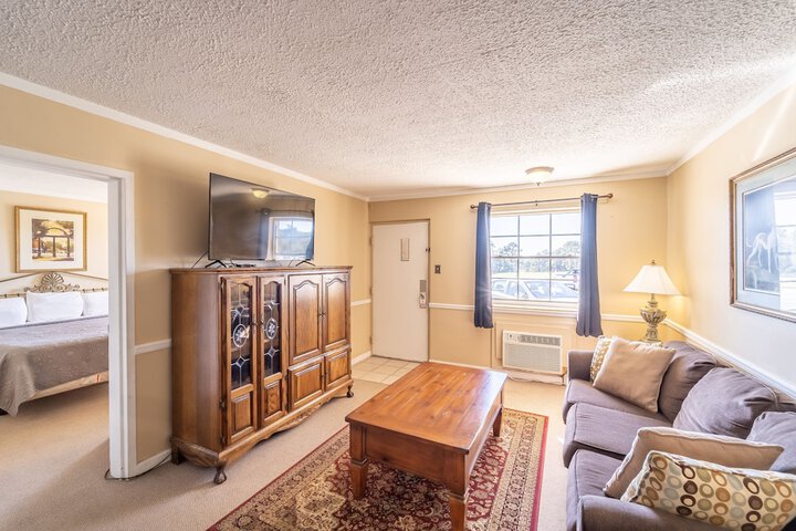 Room 14 of 33