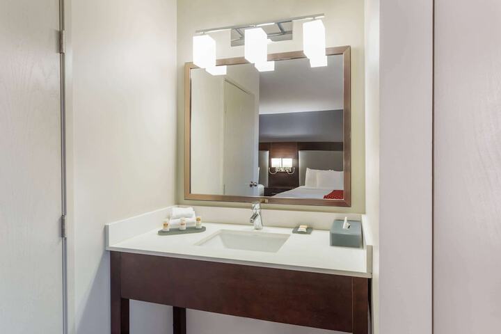 Room 17 of 31