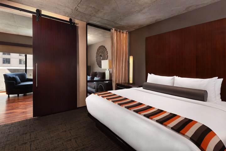 Room 22 of 49