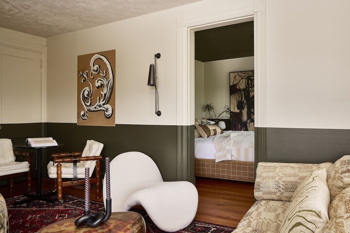 Room 21 of 48