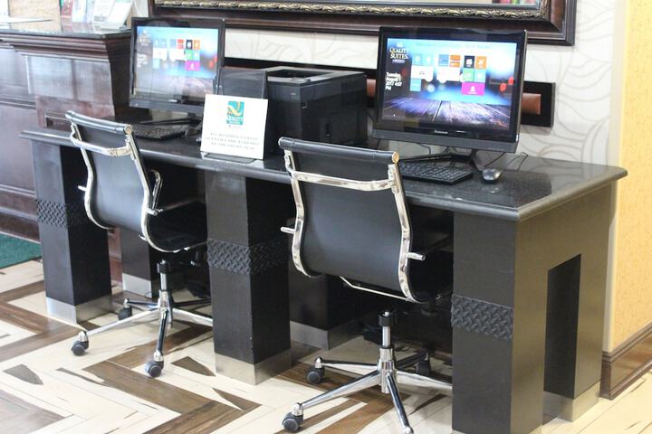 Business Center 74 of 75