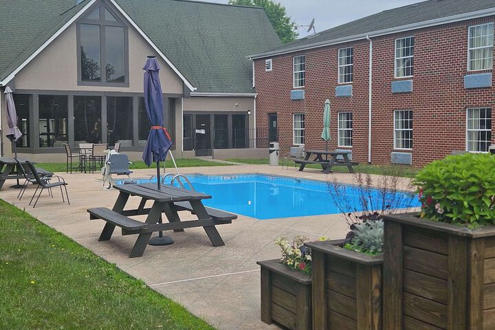 Pool 15 of 64