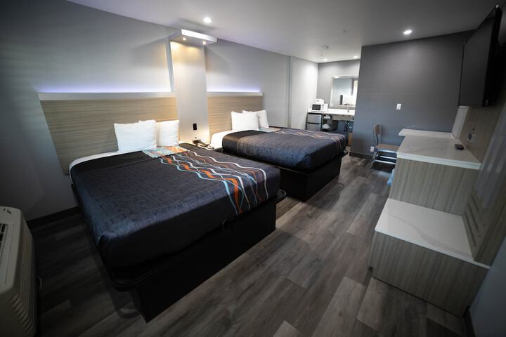 Room 51 of 73